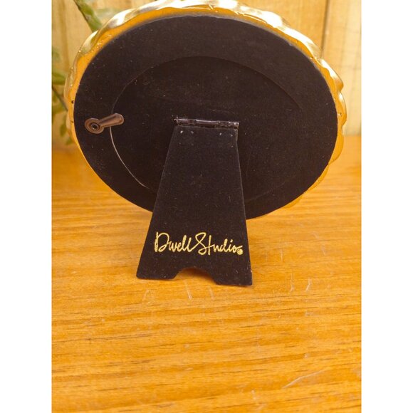 Dwell Studios Luxury Round 4x4 Photo Frame - Picture 5 of 6